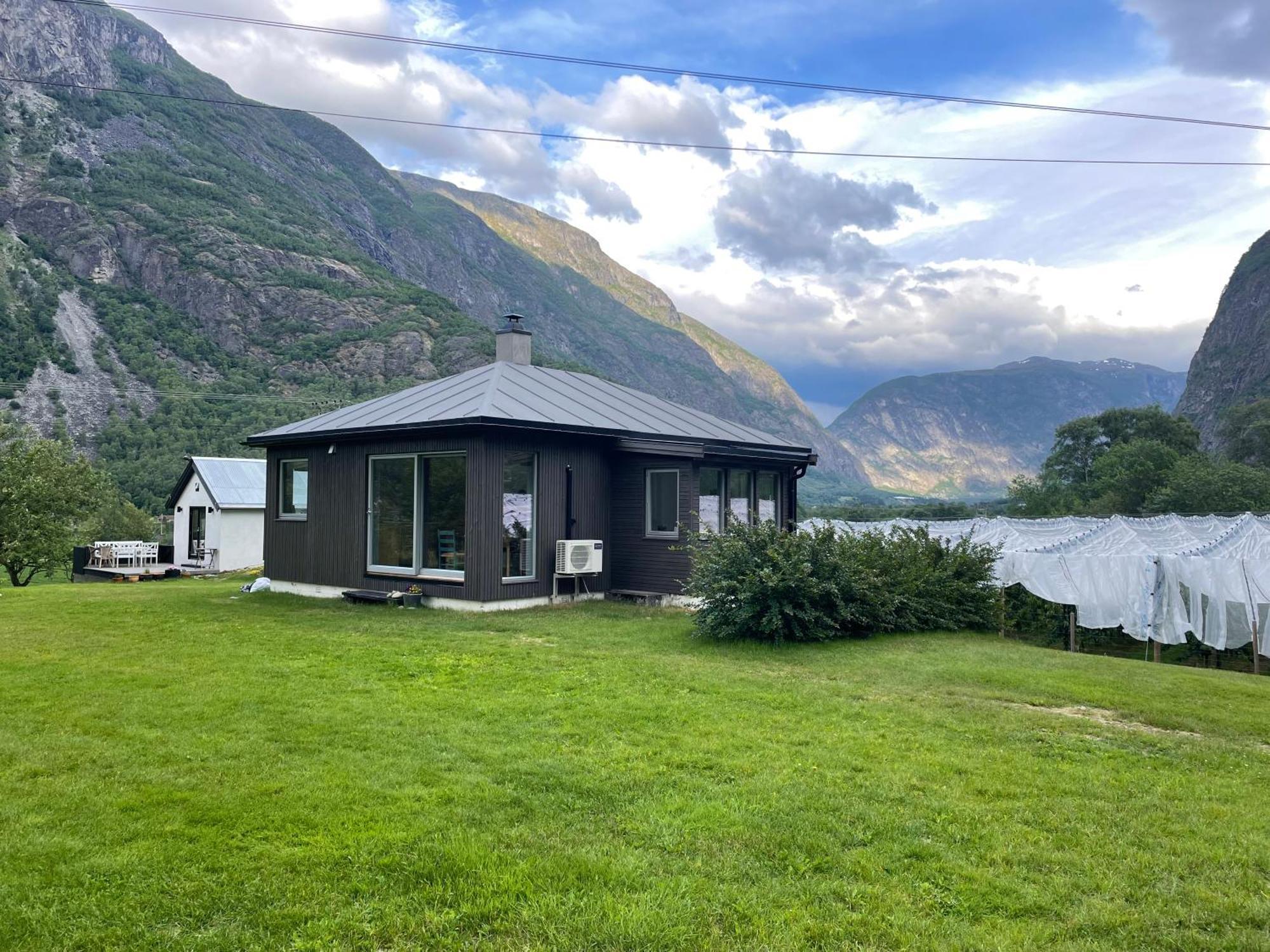 Jordeplegarden Holiday Home - Part Of A Farm - Two Buildings - Close To Flam Lærdalsøyri 外观 照片